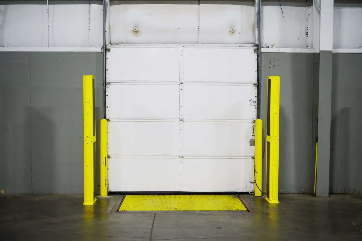 EasyPort Flex antenna industrial portal unit configuration at warehouse dock door