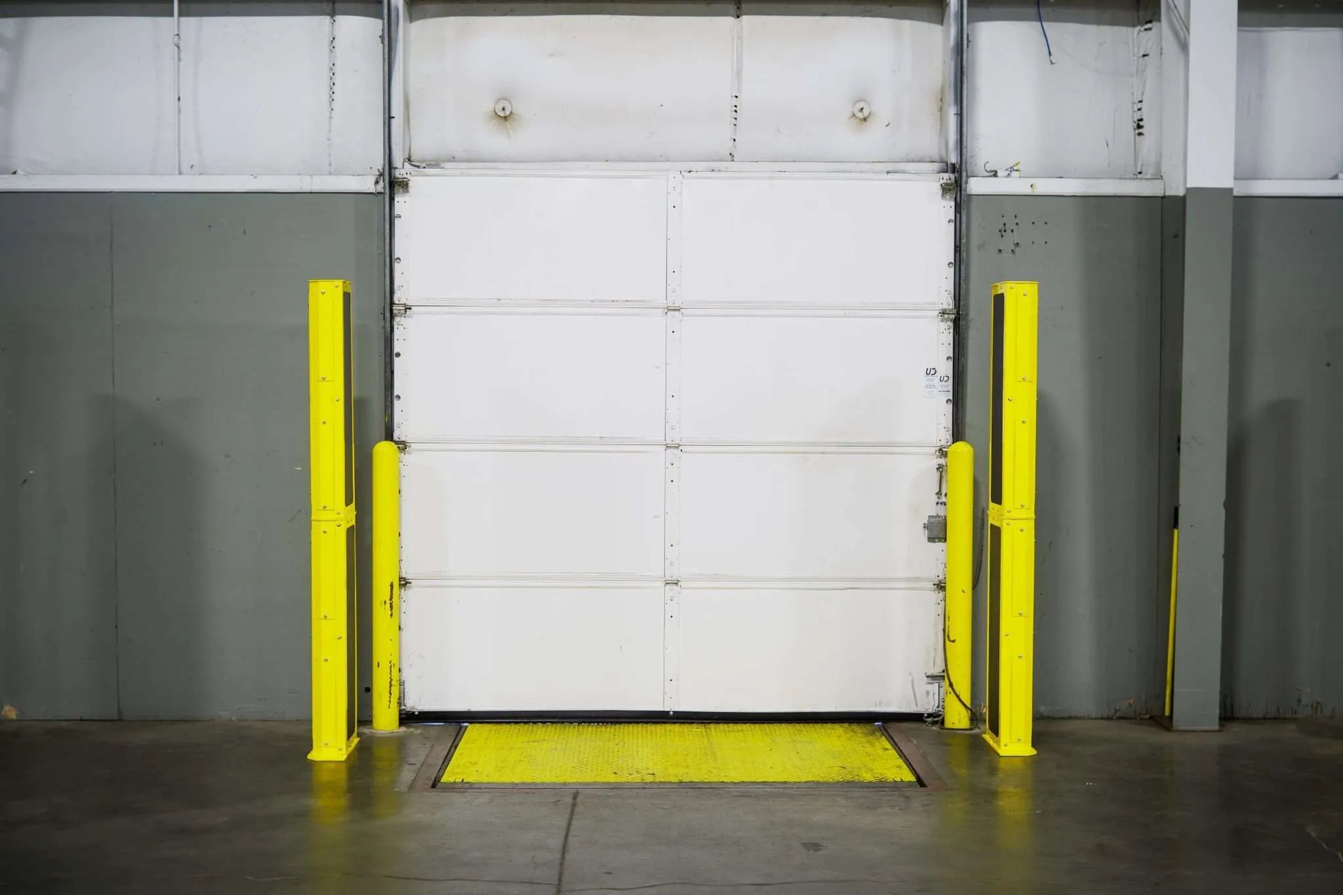 EasyPort Flex antenna industrial portal unit configuration at warehouse dock door