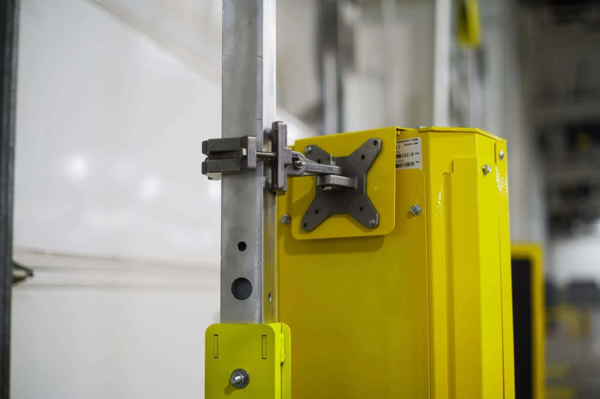 RFID VESA mount kit for EasyPort Flex antenna portal