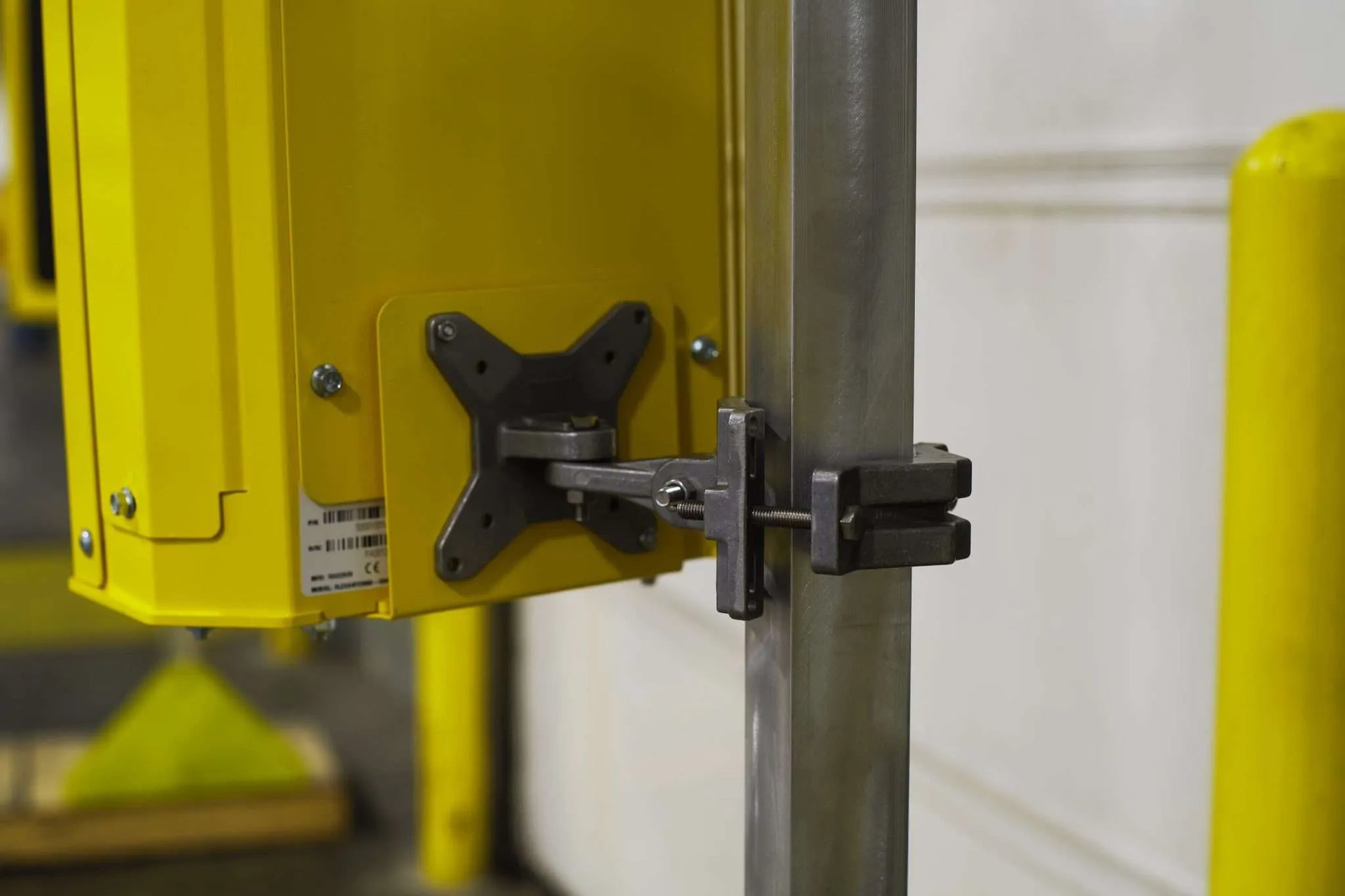 RFID VESA mount kit for EasyPort Flex antenna portal